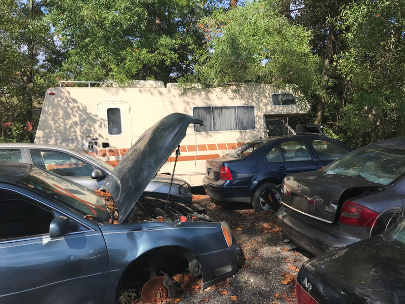 Some big old camper I couldn’t get to.